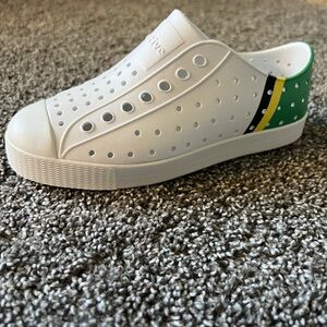 NWT NATIVE SHOES KIDS SIZE J1